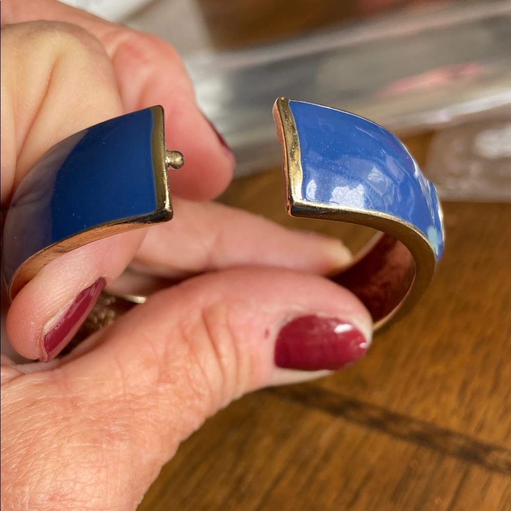 Elegant Blue and Gold Bracelet - Picture 6 of 9
